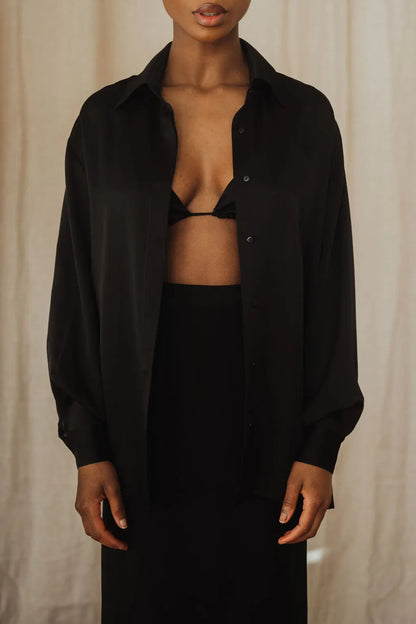 chemise en soie noire pour femme avec manches