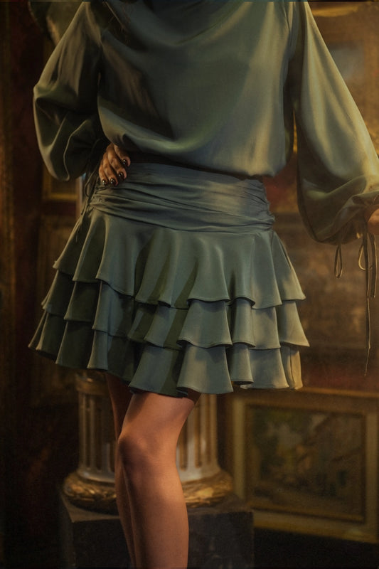 jupe courte en soie grise